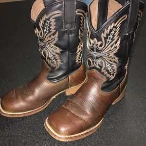 Boys Justin boots size 12D 380JR brown and black